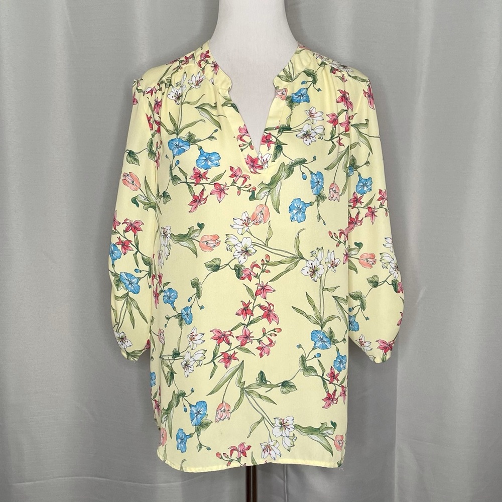 Crescent & Willough split neck blouse
